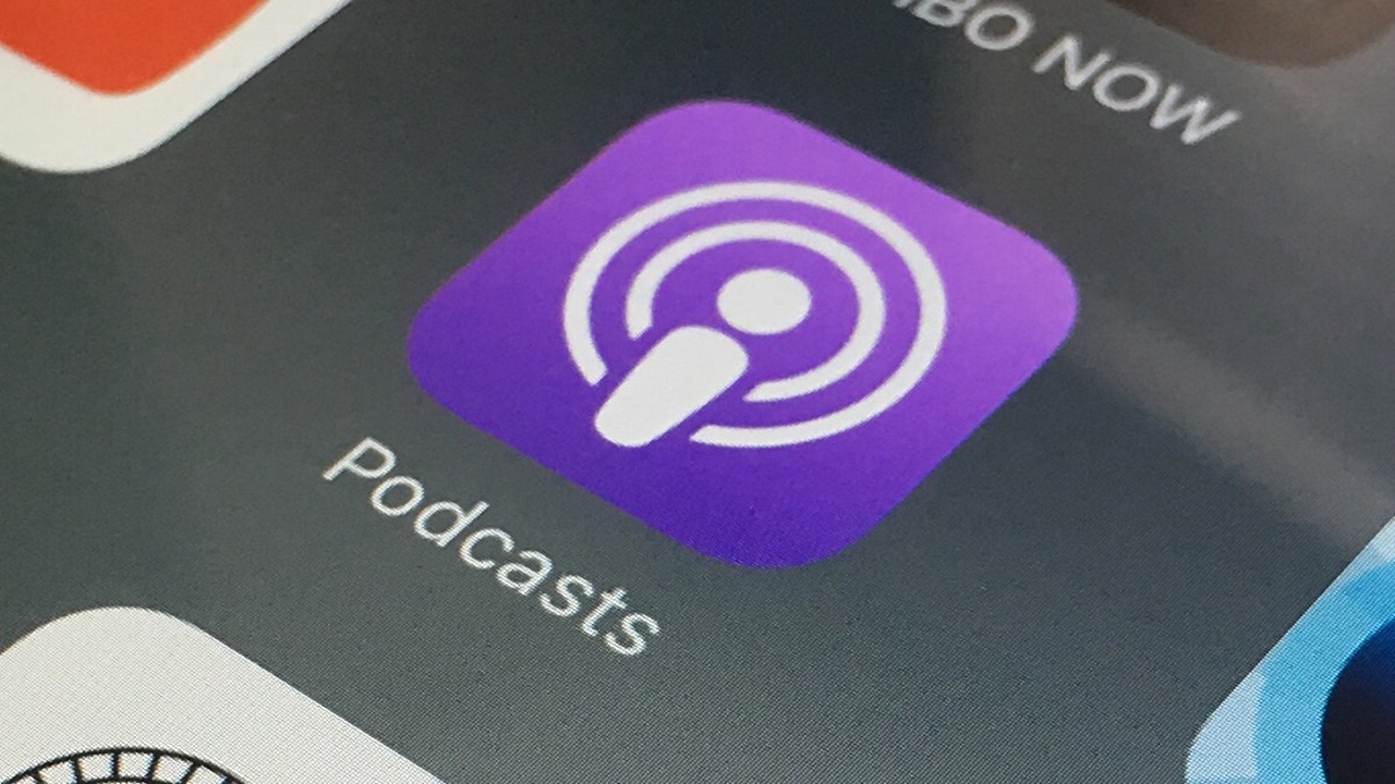 apple-2023-yilinda-en-cok-tuketilen-podcastleri-acikladi